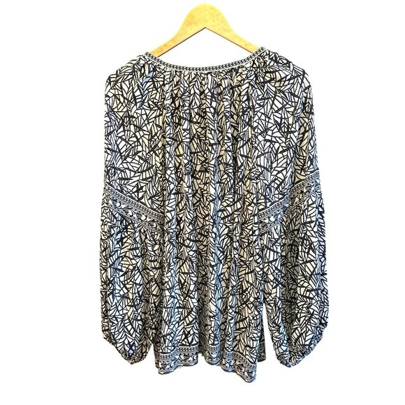 Max Studio Plus Size Black White Geometric Print Pull Over Blouse Size 2X NWOT - Picture 6 of 9